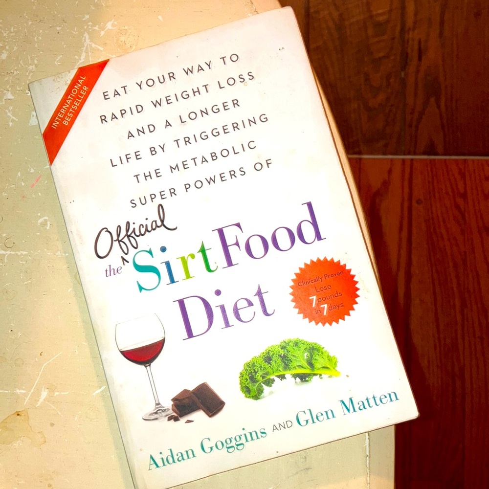 The SIRT food diet book. By Aiden Goggins and Glen Matten.Used.Good Condition.